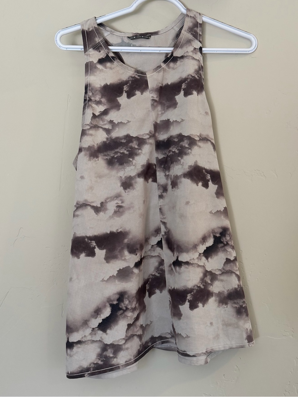 Oiselle passport tank in Cloud Print